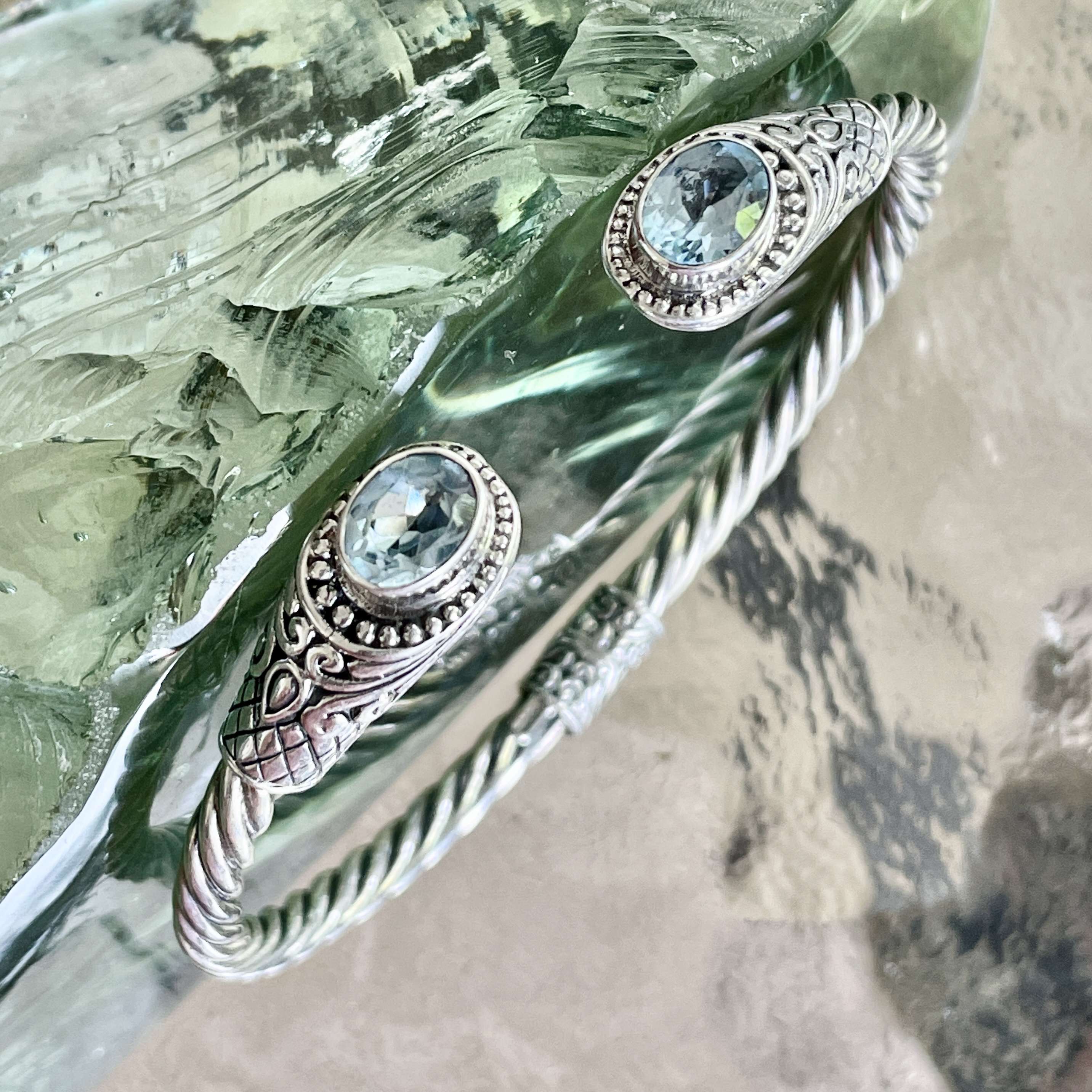 (HANDMADE 925 BALI STERLING SILVER HINGE BRACELETS WITH BLUE TOPAZ)